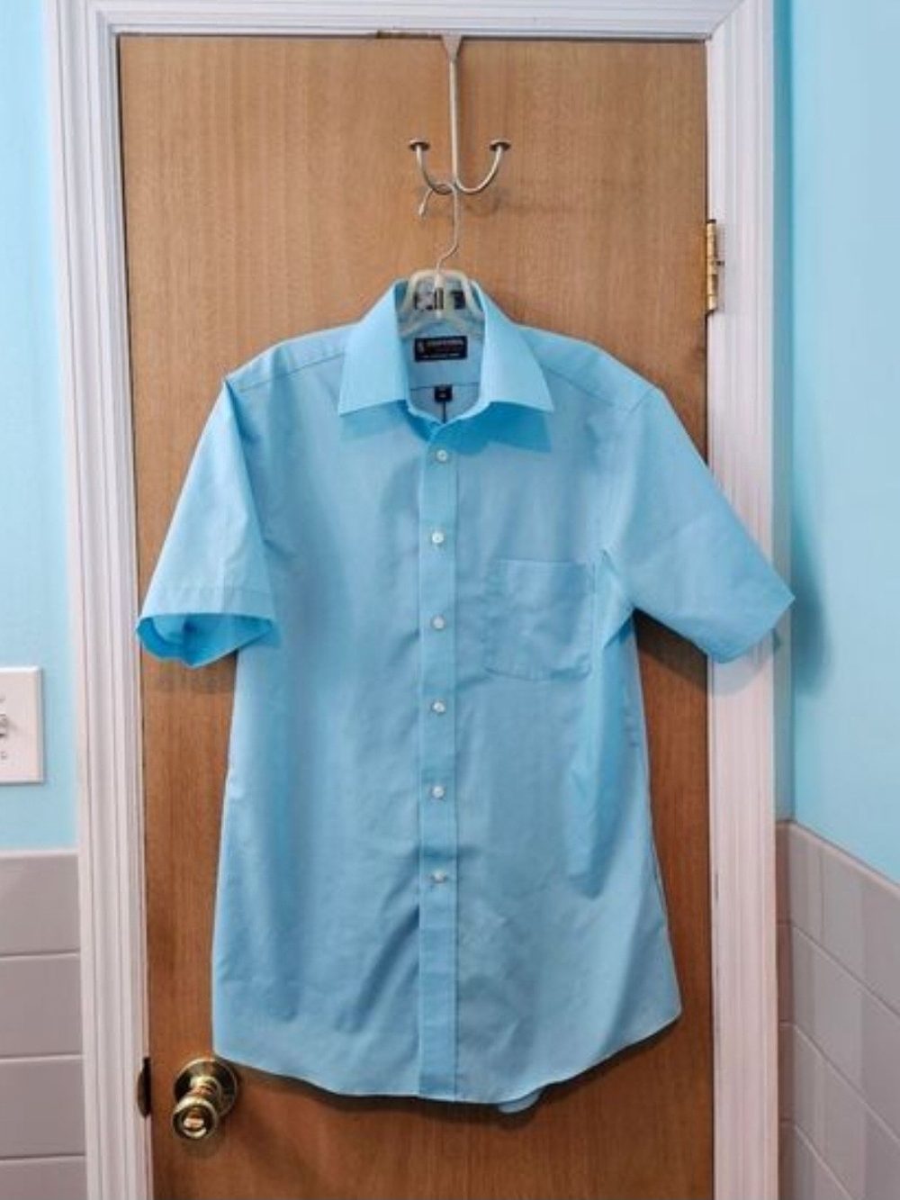 Light Blue Short-Sleeve Dress Shirt - Classic Men's Shirt